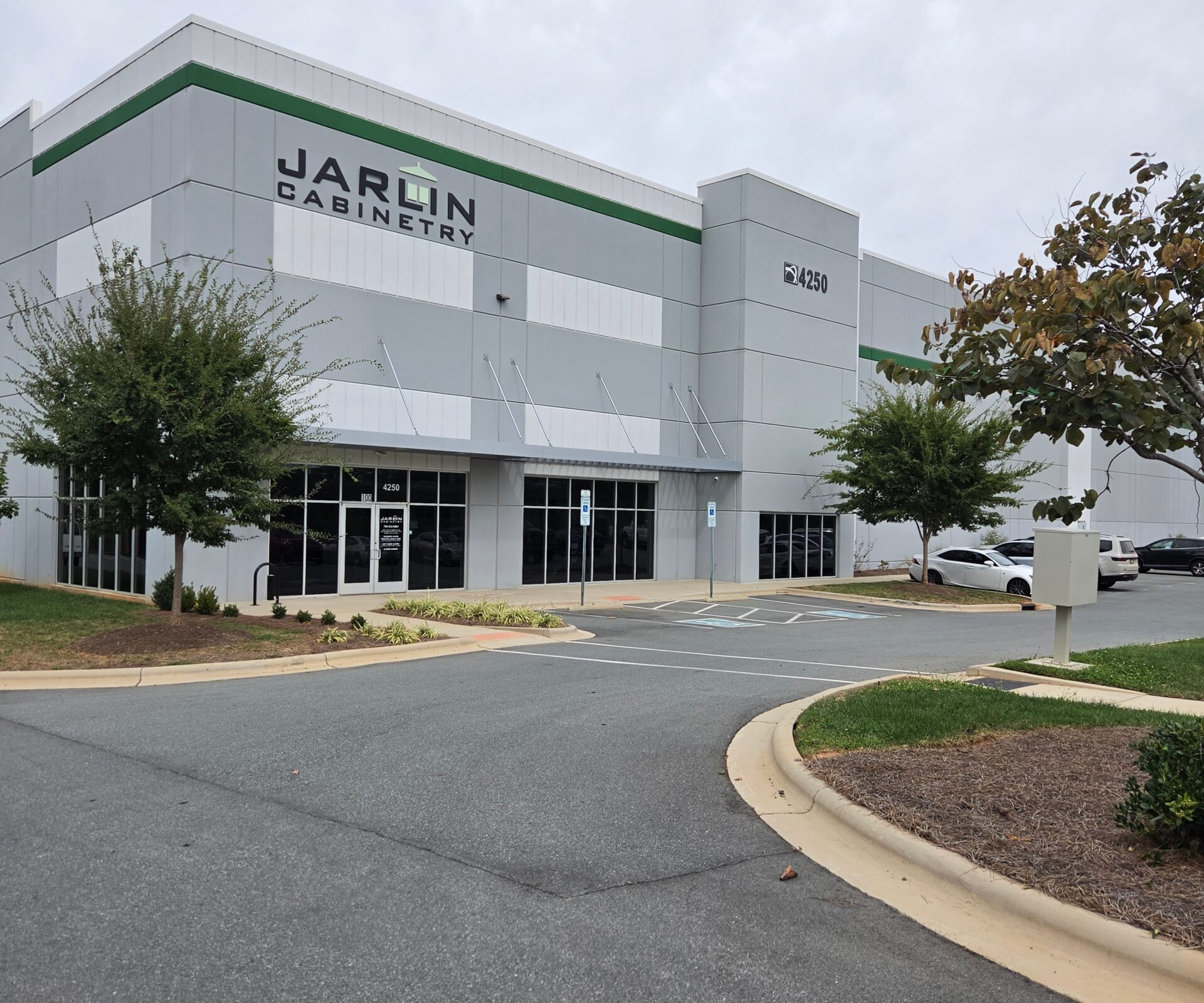 Jarlin Warehouse
